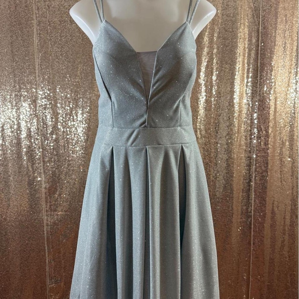 Poly USA Silver Glitter Mini Dress Pleated Skirt V-Neck NWT Size L - Picture 1 of 8